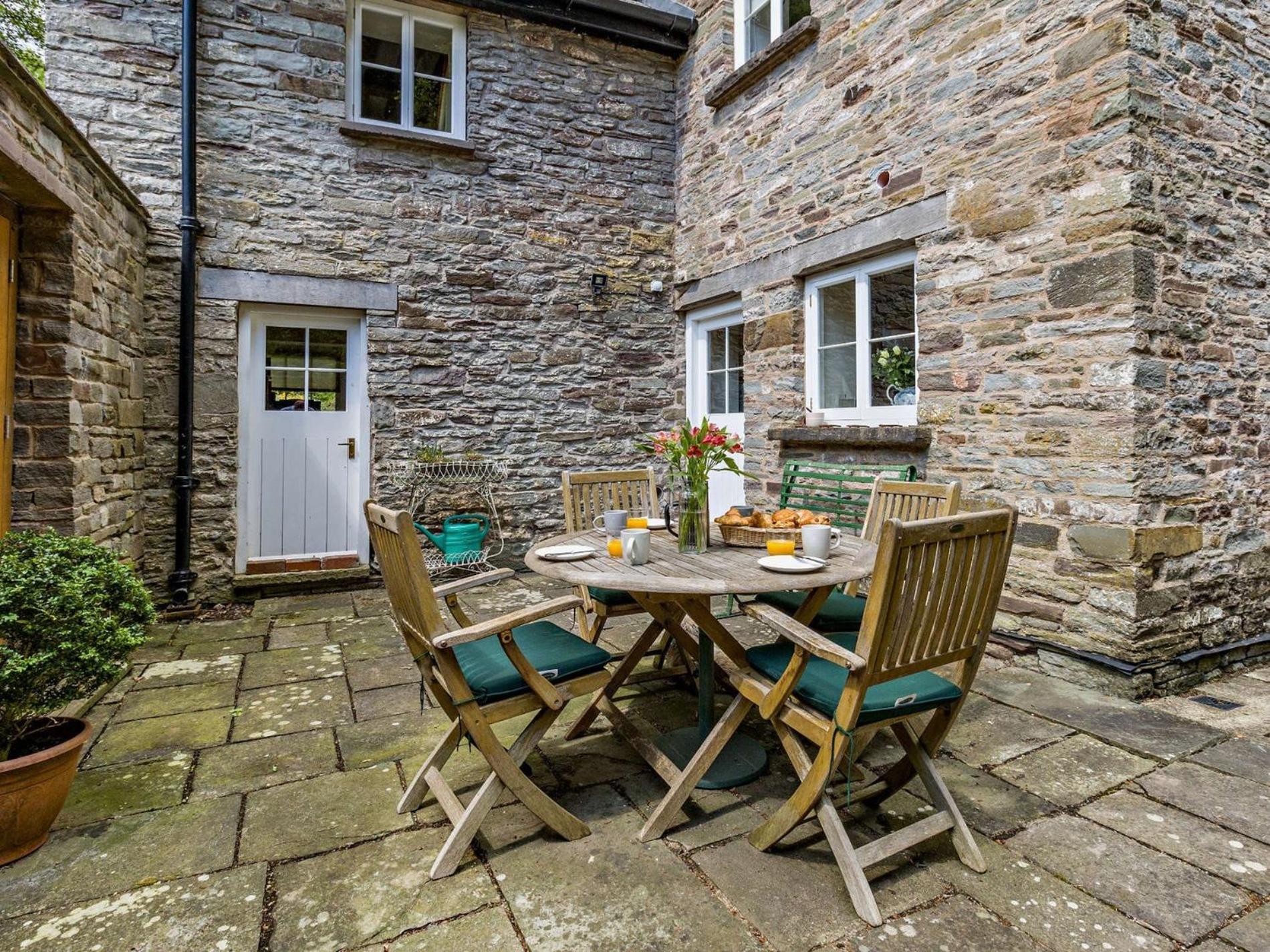 4 Bed In Hay-On-Wye Town Bn116 Villa Exterior photo